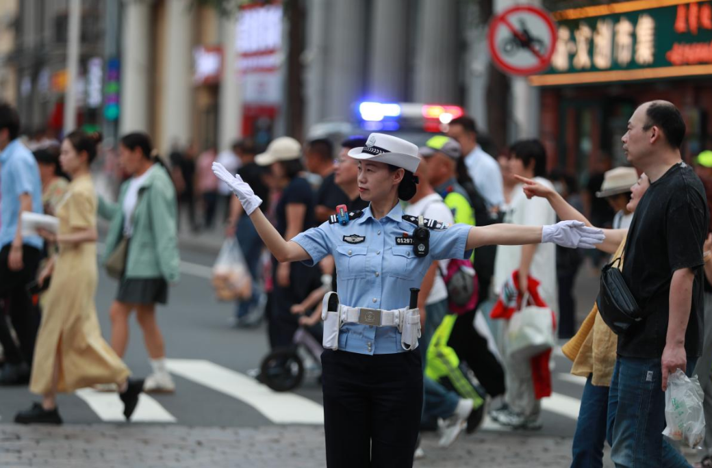 端午假期人流如织 冰城公安科技赋能安保确保平安有序 